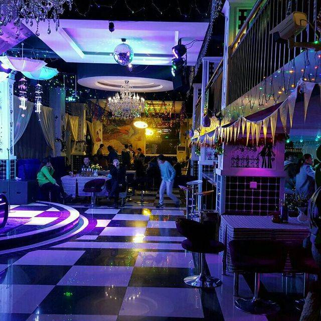 玉儿酒吧(陌陌号:155028367) 42 个人签名 攀枝花首家大型(近六百平方