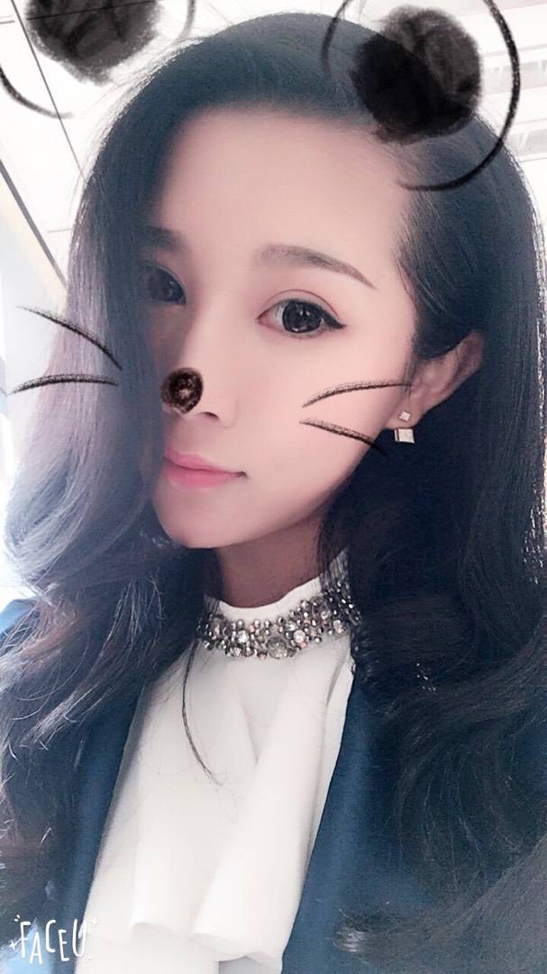 我感觉现在头发自己打理的也不错[滑稽] 哈哈哈